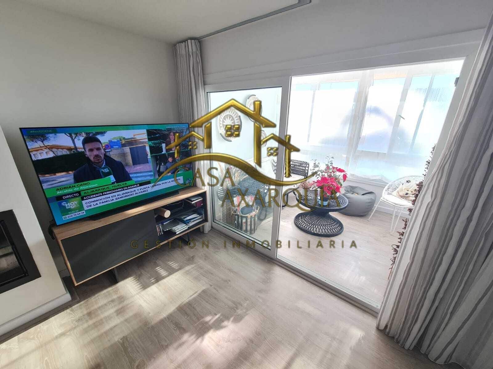 2 soveværelse Rækkehus til salg i Torre del Mar med swimmingpool - € 450.000 (Ref: 9530834)