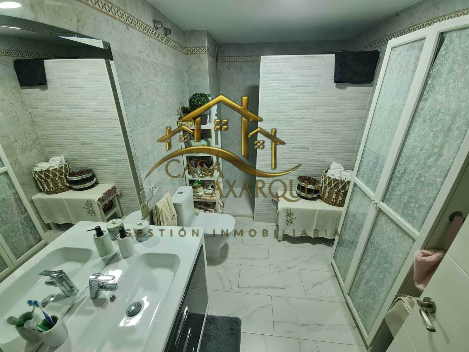 2 soveværelse Rækkehus til salg i Torre del Mar med swimmingpool - € 450.000 (Ref: 9530834)