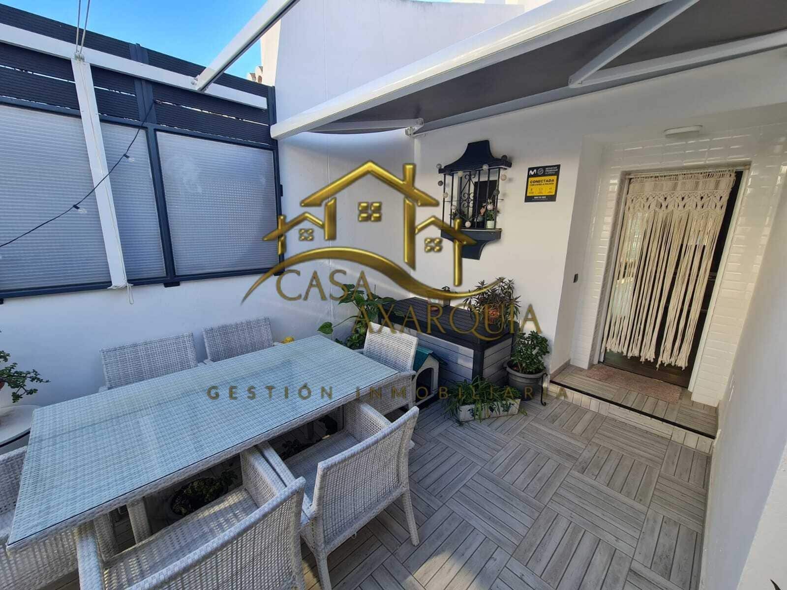 2 soveværelse Rækkehus til salg i Torre del Mar med swimmingpool - € 450.000 (Ref: 9530834)