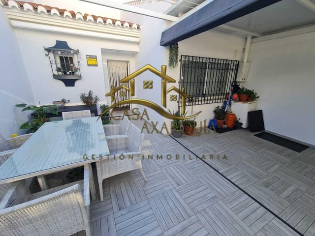 2 soveværelse Rækkehus til salg i Torre del Mar, Vélez-Málaga med swimmingpool - € 450.000 (Ref: 9530834)