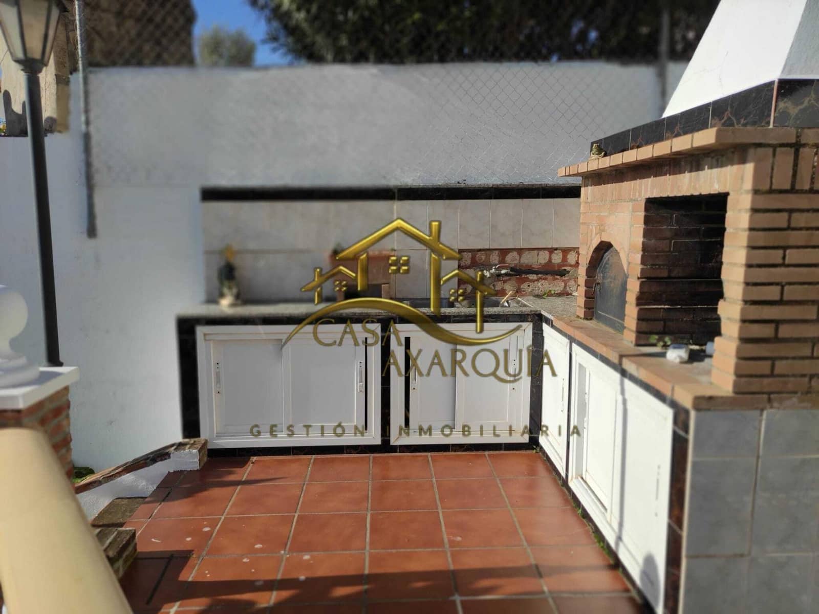 2 bedroom Villa for sale in Torrox-Costa with garage - € 450,000 (Ref: 9670885)