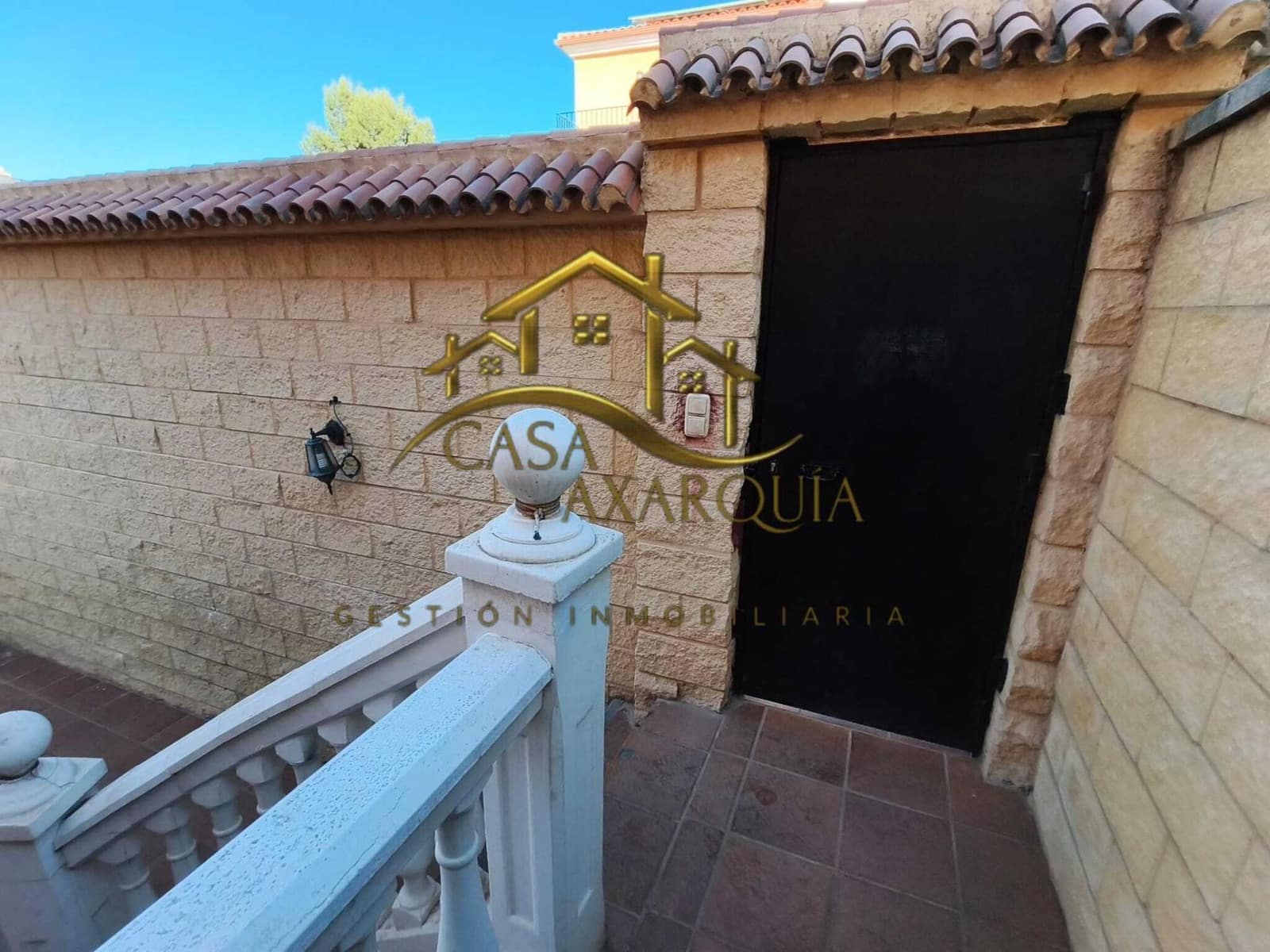 2 bedroom Semi-detached Villa for sale in Alhaurin de la Torre - € 599,000 (Ref: 9759156)