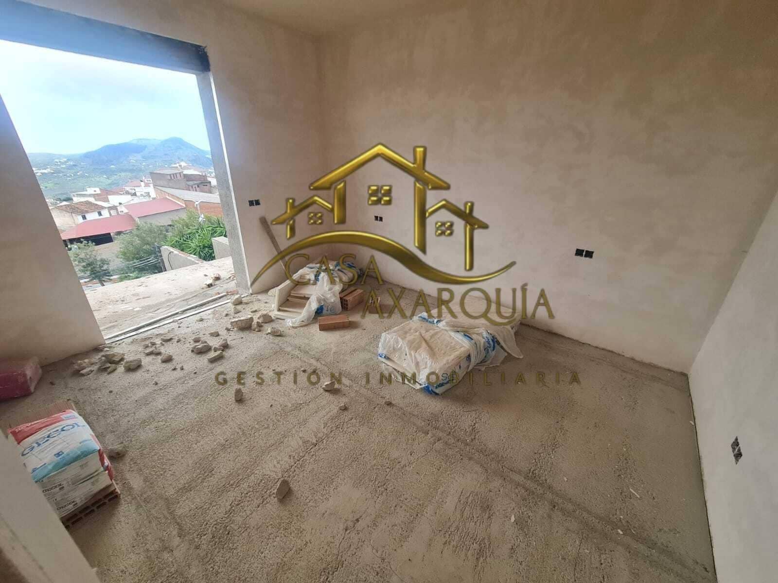 4 bedroom Townhouse for sale in Periana with garage - € 175,000 (Ref: 9920595)
