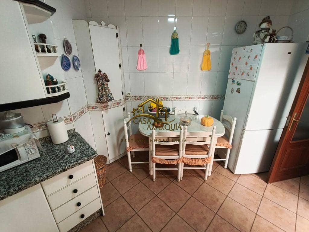 2 bedroom Flat for sale in Velez-Malaga - € 249,900 (Ref: 9927617)