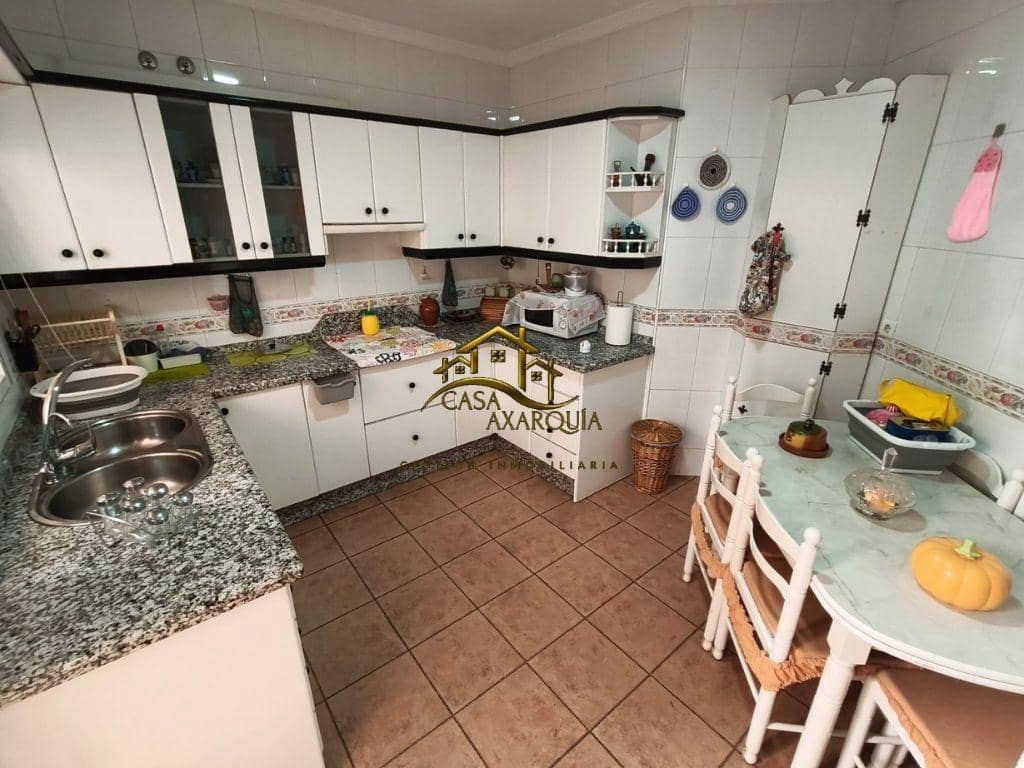 2 bedroom Flat for sale in Velez-Malaga - € 249,900 (Ref: 9927617)
