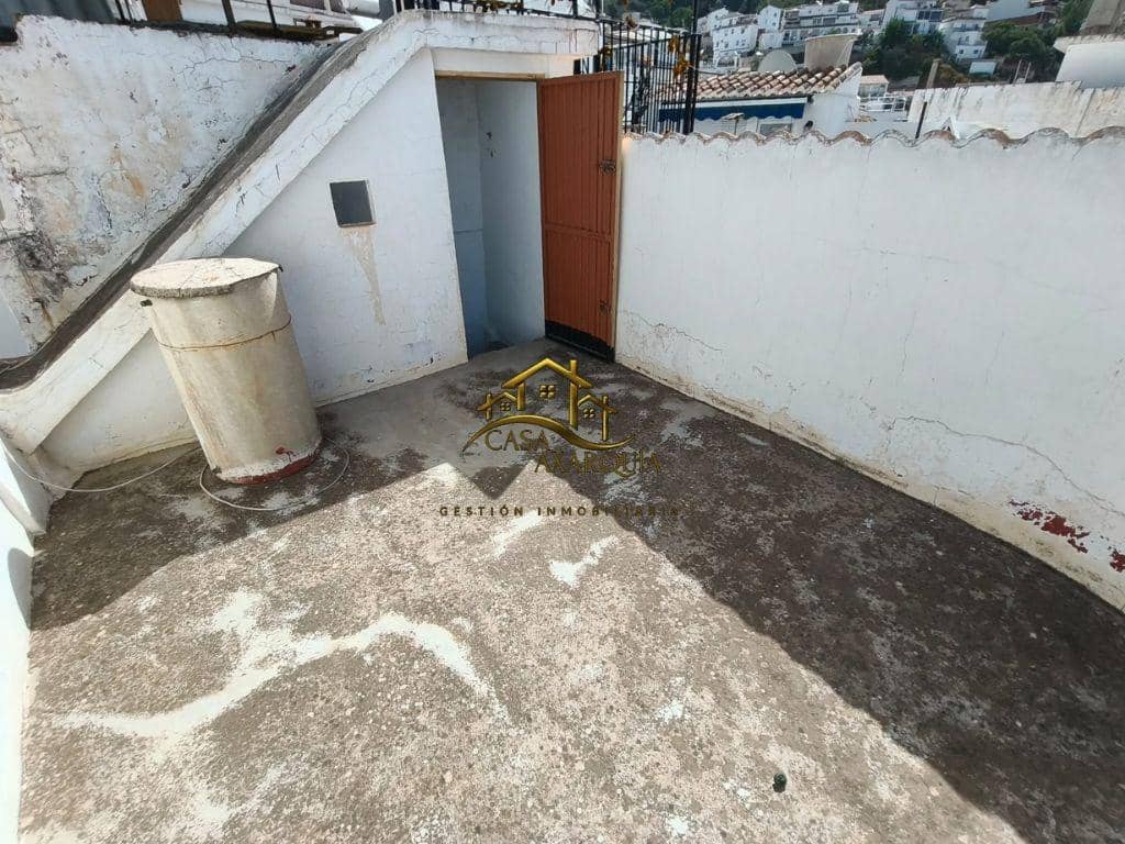 7 soveværelse Byhus til salg i Competa - € 219.000 (Ref: 9927619)