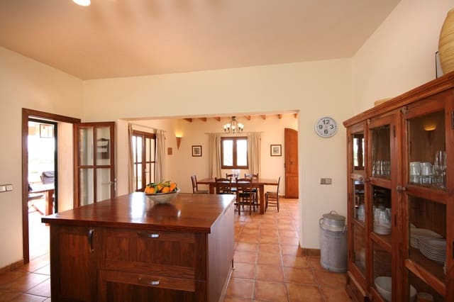 4 Zimmer Finca/Landgut zu verkaufen in Es Llombards, Santanyí mit Pool Garage - 1.995.000 € (Ref: 10136255)