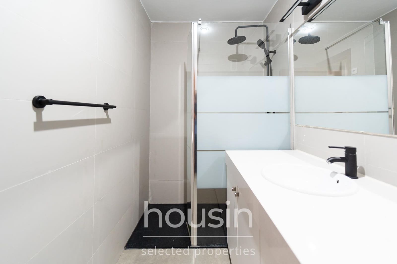 3 Zimmer Wohnung zu vermieten in Sevilla Stadt - 1.300 € (Ref: 10049332)