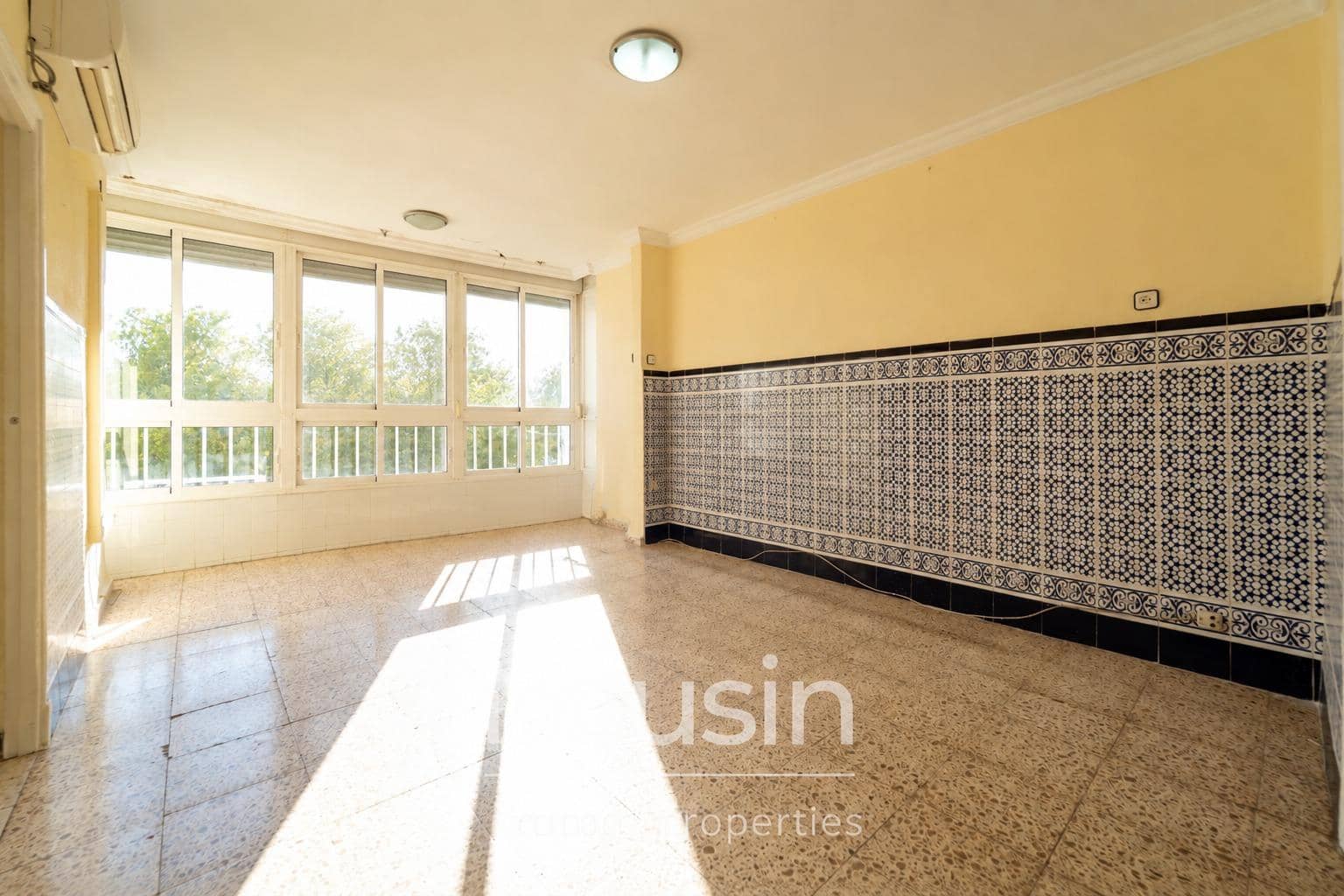 2 bedroom Flat for sale in Seville city - € 150,000 (Ref: 10094735)
