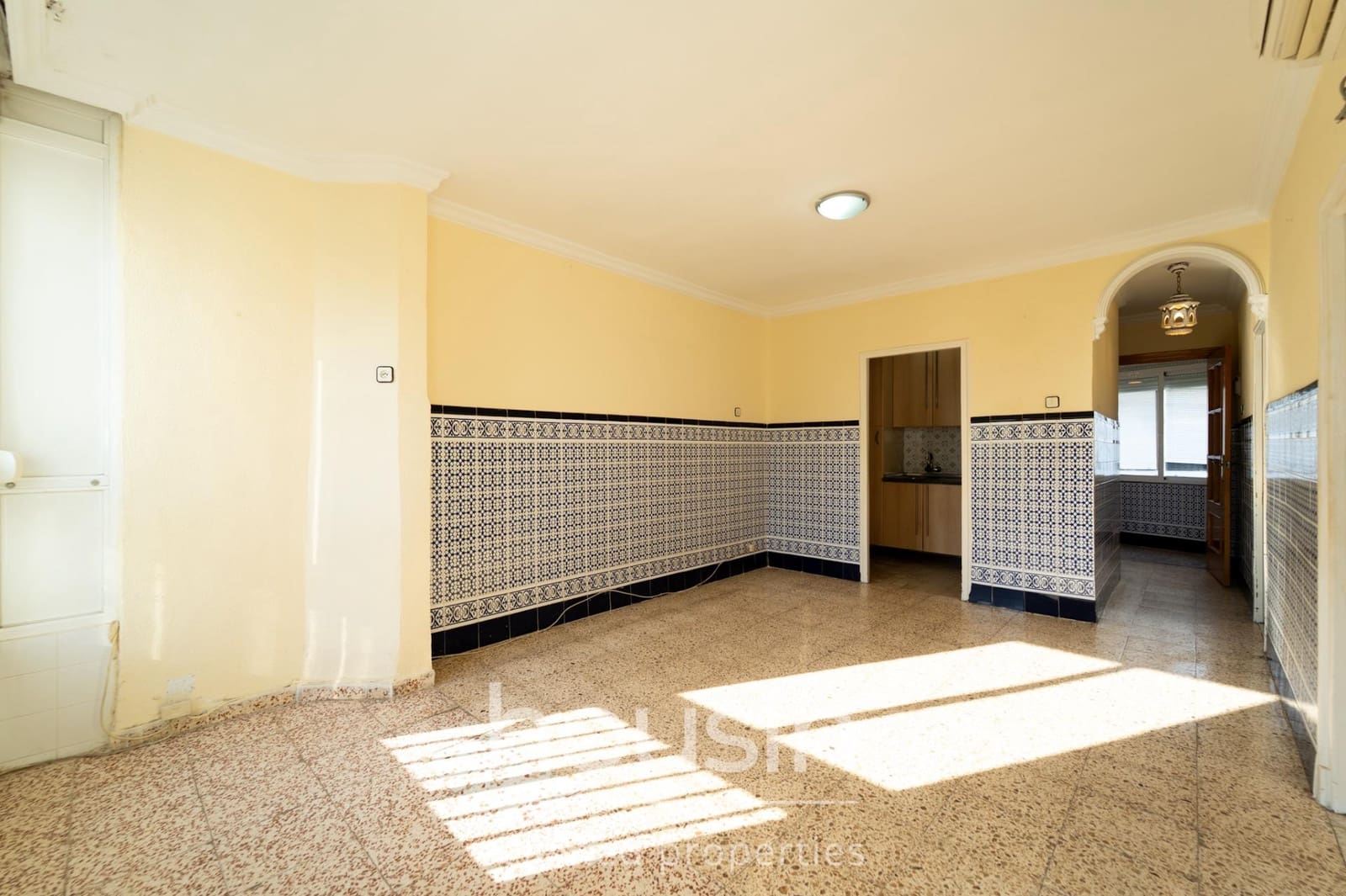 2 bedroom Flat for sale in Seville city - € 150,000 (Ref: 10094735)