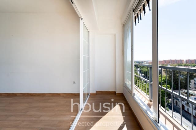 Piso de 3 habitaciones en Sevilla ciudad en venta con garaje - 335.000 € (Ref: 10098461)