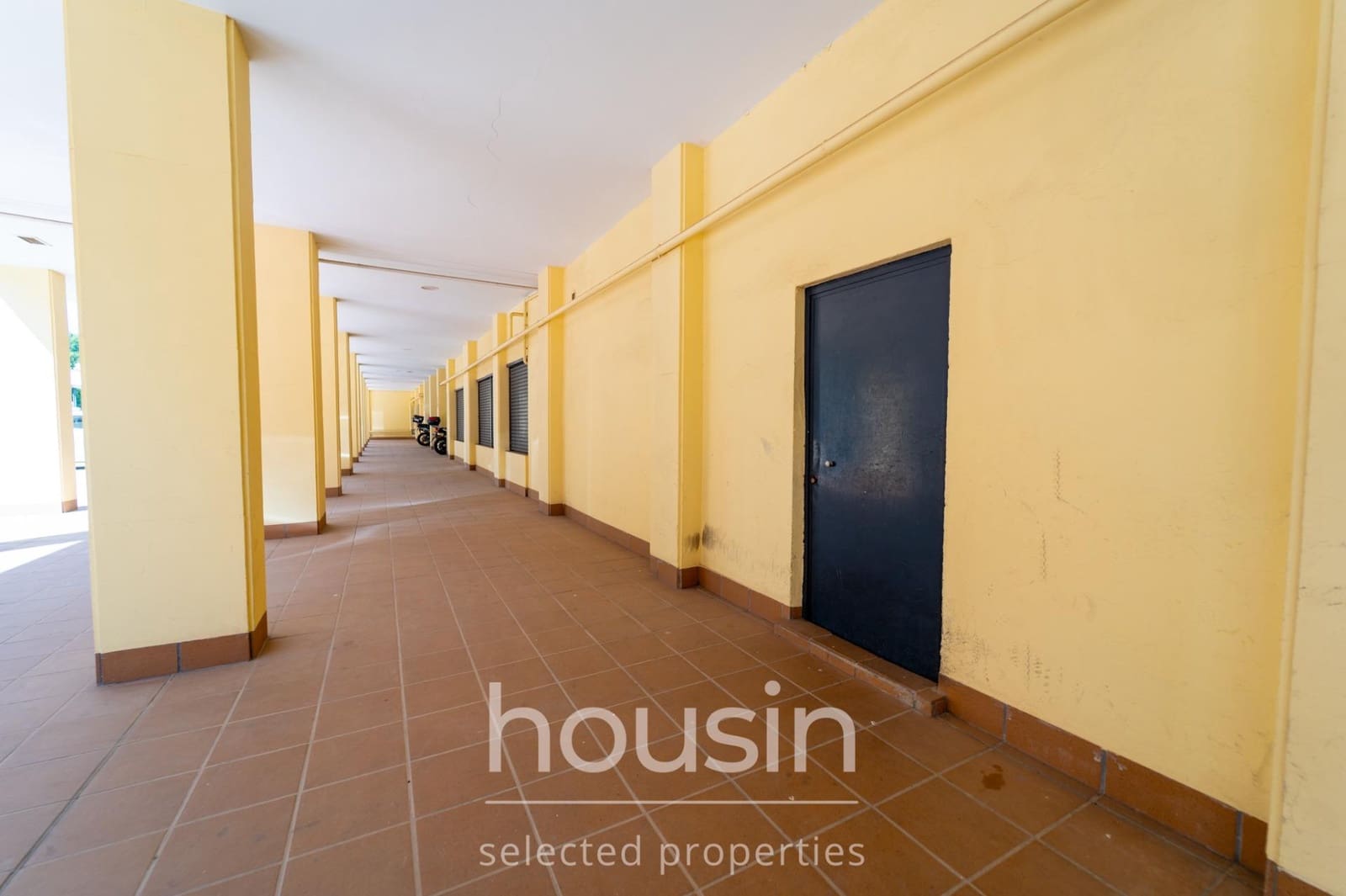 3 bedroom Flat for sale in Seville city with garage - € 335,000 (Ref: 10098461)