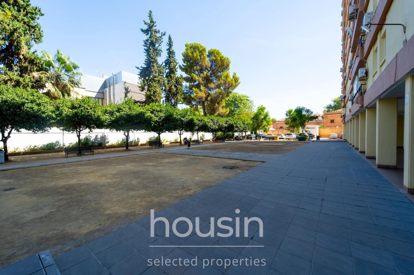 3 bedroom Flat for sale in Seville city with garage - € 335,000 (Ref: 10098461)
