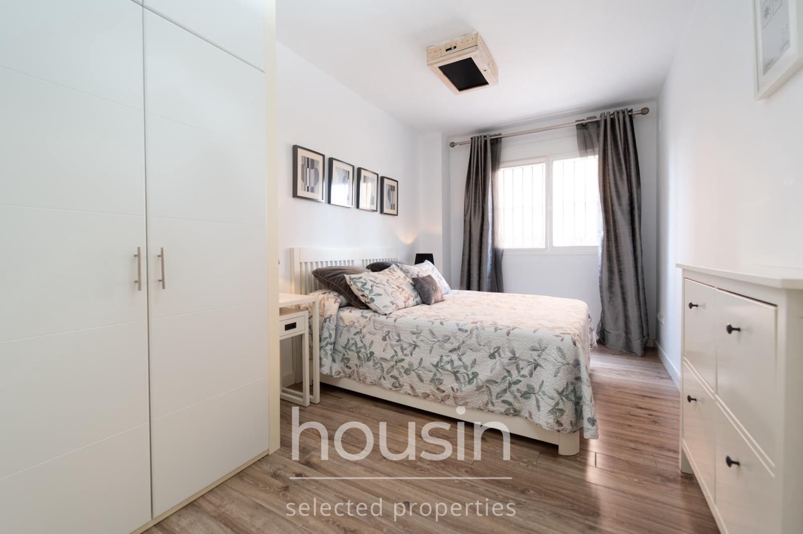 2 bedroom Flat for sale in Seville city with garage - € 207,500 (Ref: 10129553)