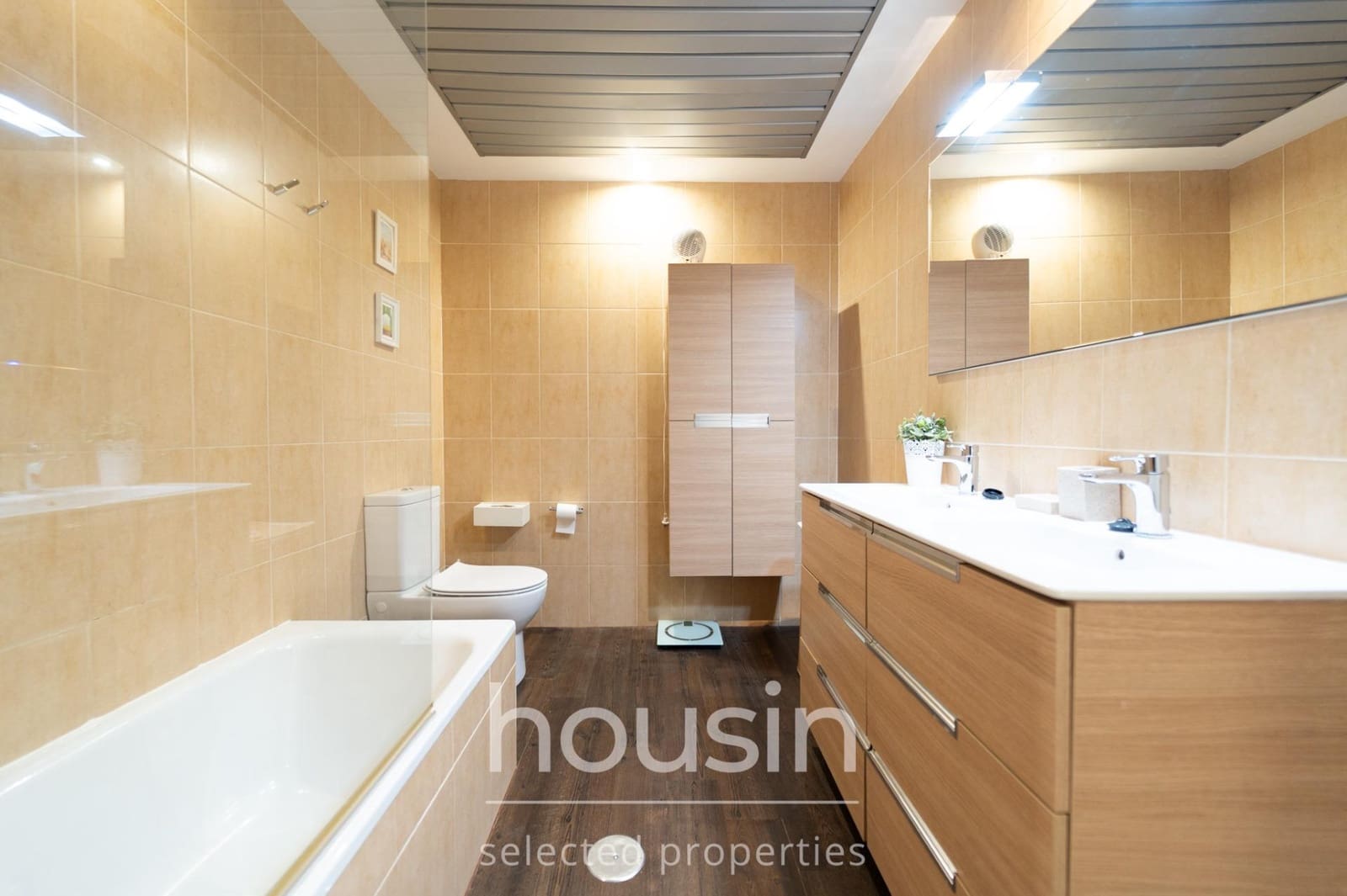2 bedroom Flat for sale in Seville city with garage - € 207,500 (Ref: 10129553)