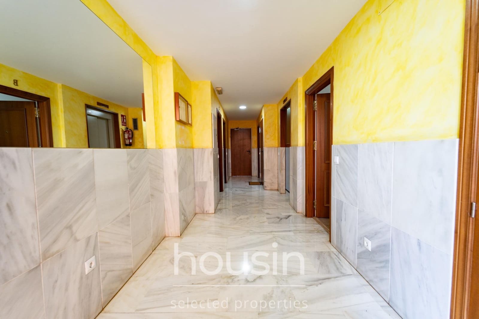 2 bedroom Flat for sale in Seville city with garage - € 207,500 (Ref: 10129553)