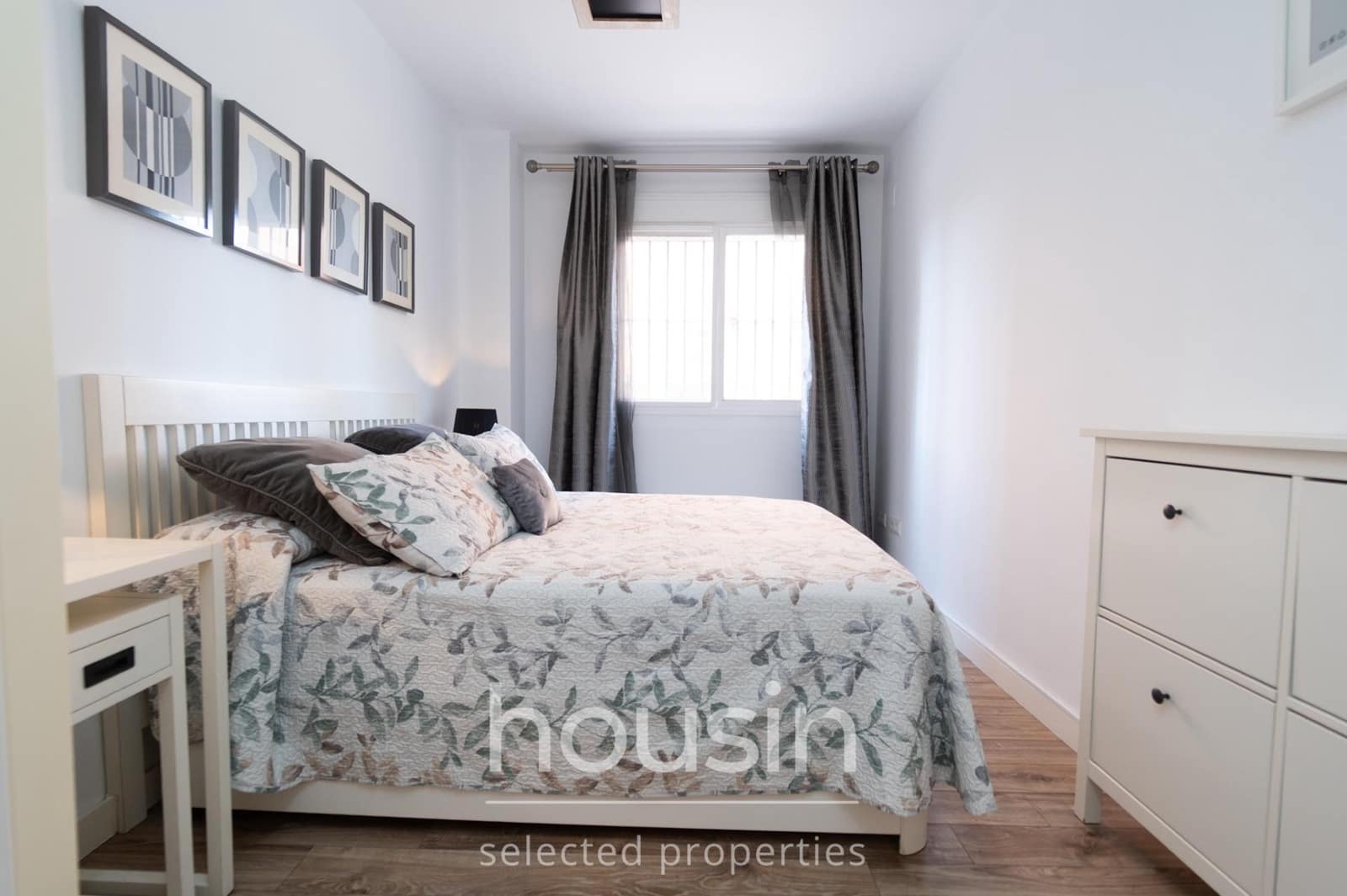 2 bedroom Flat for sale in Seville city with garage - € 207,500 (Ref: 10129553)