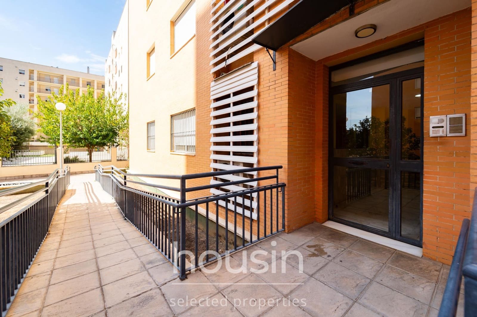 2 bedroom Flat for sale in Seville city with garage - € 207,500 (Ref: 10129553)
