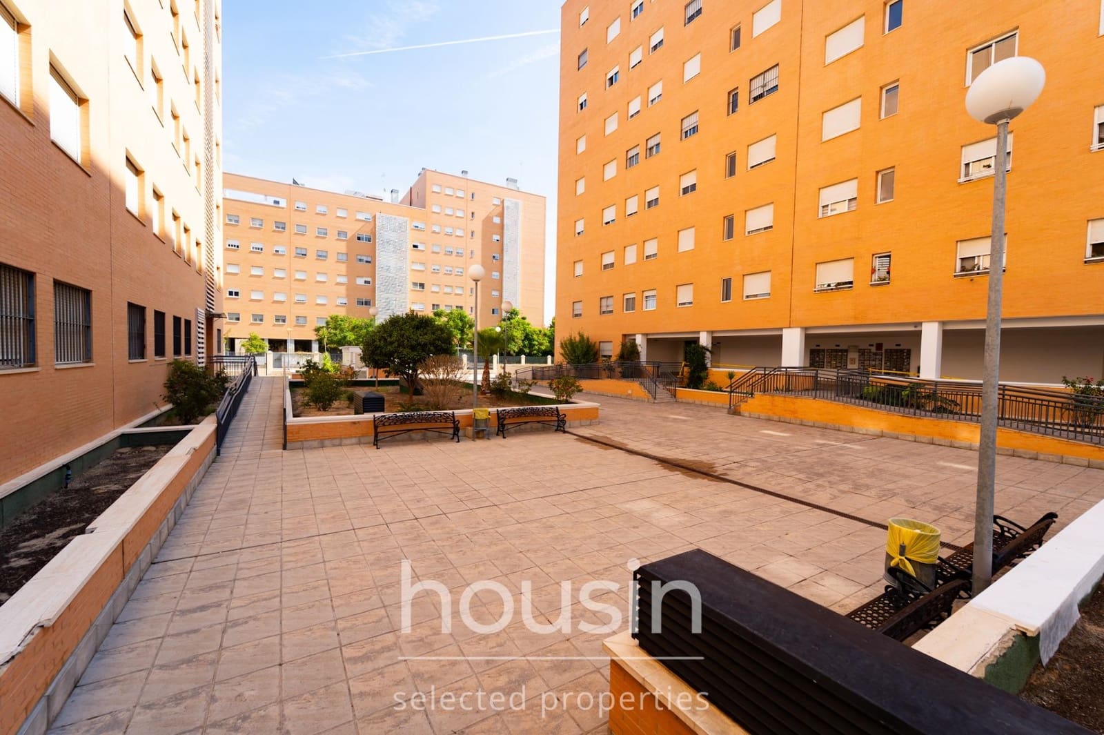2 bedroom Flat for sale in Seville city with garage - € 207,500 (Ref: 10129553)