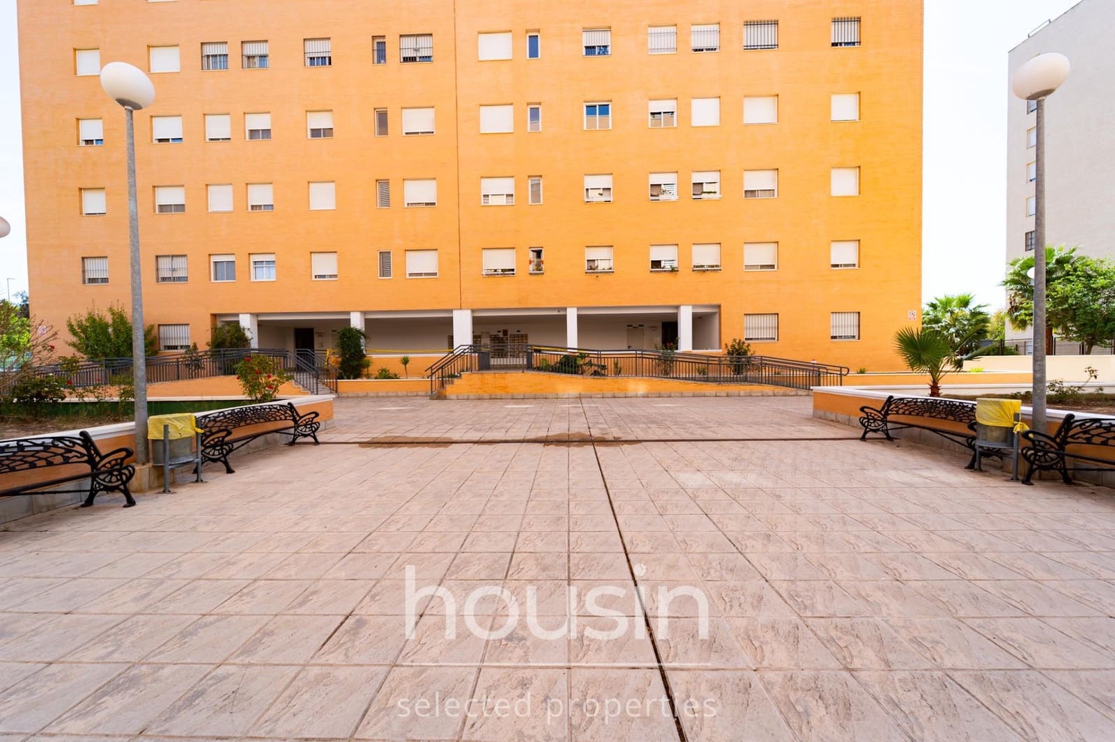 2 bedroom Flat for sale in Seville city with garage - € 207,500 (Ref: 10129553)