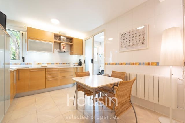 3 soveværelse Lejlighed til salg i Sevilla by med swimmingpool garage - € 539.000 (Ref: 10157989)