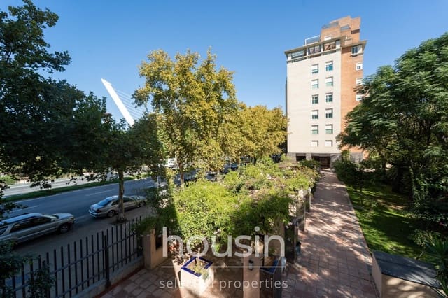 3 soverom Leilighet til salgs i Sevilla by med svømmebasseng garasje - € 539 000 (Ref: 10157989)