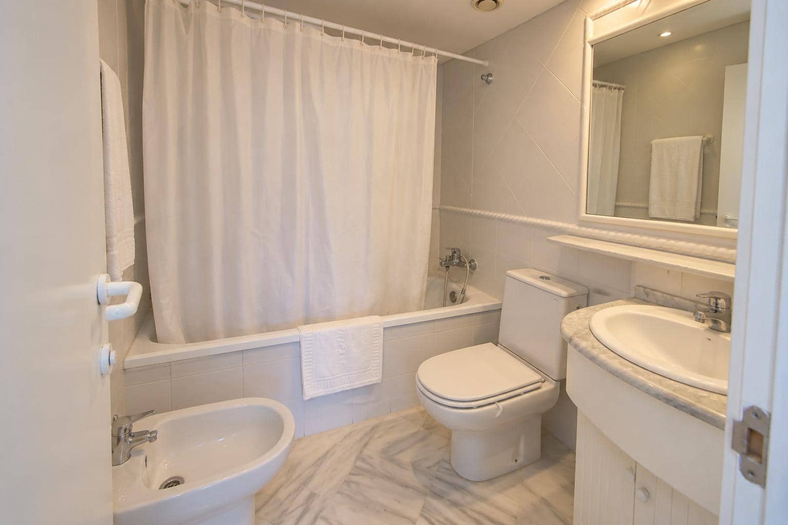 2 bedroom Flat for sale in Islantilla with pool garage - € 450,000 (Ref: 10161545)