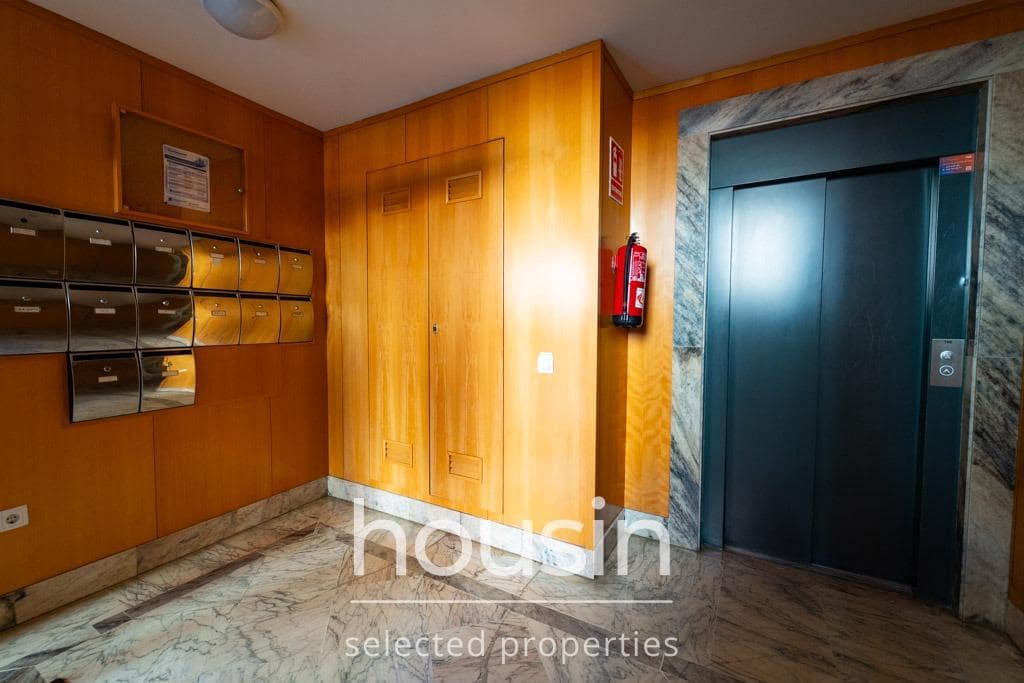 3 soveværelse Lejlighed til salg i Sevilla by med swimmingpool garage - € 285.000 (Ref: 10166722)