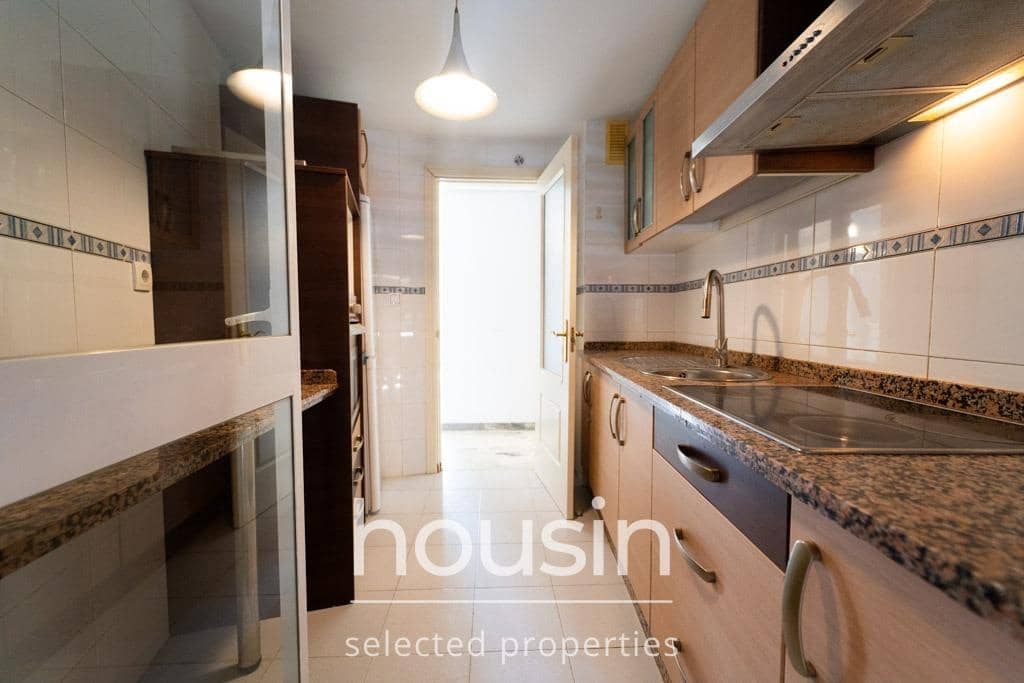 3 soveværelse Lejlighed til salg i Sevilla by med swimmingpool garage - € 285.000 (Ref: 10166722)