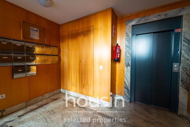 3 soveværelse Lejlighed til salg i Sevilla by med swimmingpool garage - € 285.000 (Ref: 10166722)