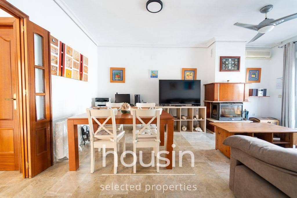 5 soverom Kjedet enebolig til salgs i Castilleja de Guzman med svømmebasseng - € 325 000 (Ref: 10166723)