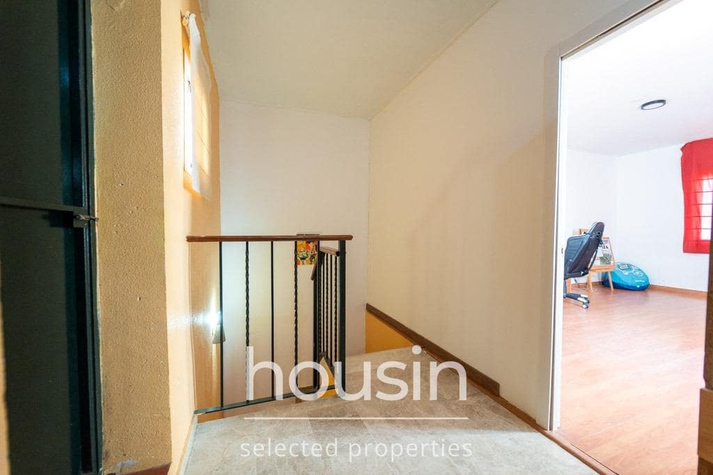 5 soverom Kjedet enebolig til salgs i Castilleja de Guzman med svømmebasseng - € 325 000 (Ref: 10166723)
