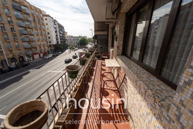 5 slaapkamer Flat te koop in Sevilla stad - € 680.000 (Ref: 10168479)