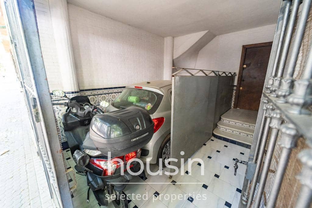 5 soverom Rekkehus til salgs i Sevilla by med svømmebasseng garasje - € 360 000 (Ref: 10177206)