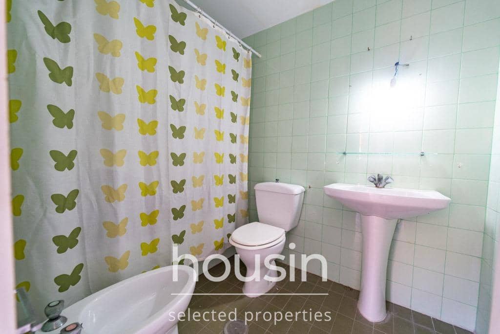 5 soverom Rekkehus til salgs i Sevilla by med svømmebasseng garasje - € 360 000 (Ref: 10177206)