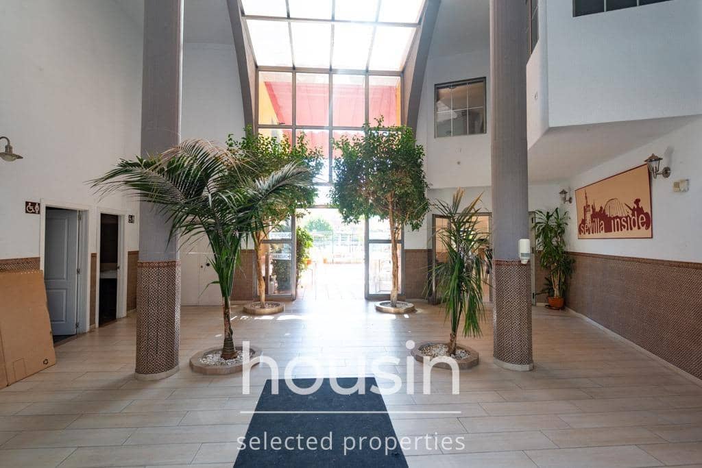 5 soverom Rekkehus til salgs i Sevilla by med svømmebasseng garasje - € 360 000 (Ref: 10177206)