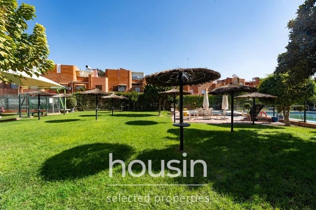 5 soverom Rekkehus til salgs i Santa Clara, Sevilla by med svømmebasseng garasje - € 360 000 (Ref: 10177206)