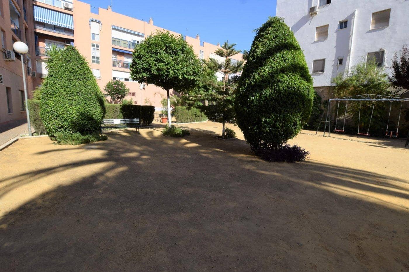 2 bedroom Flat for sale in El Porvenir, Seville city with pool garage