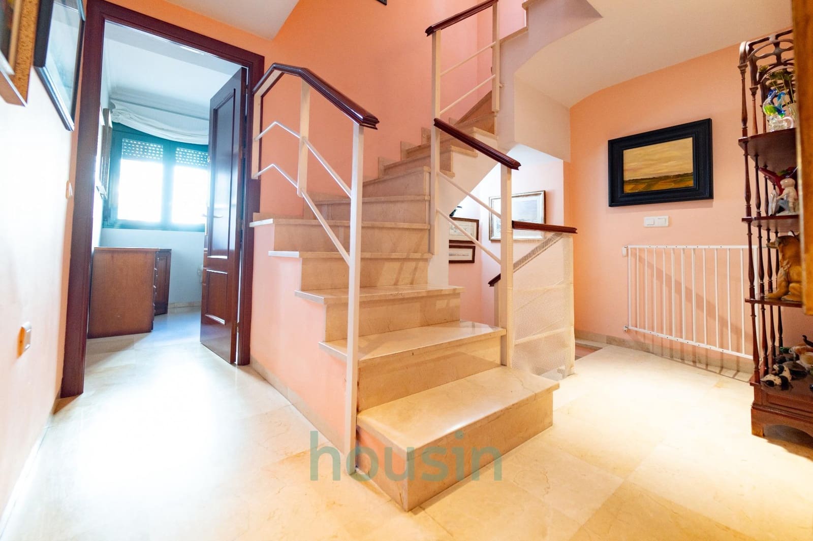 5 bedroom Apartment for sale in Seville city with garage - € 580,000 (Ref: 8770860)