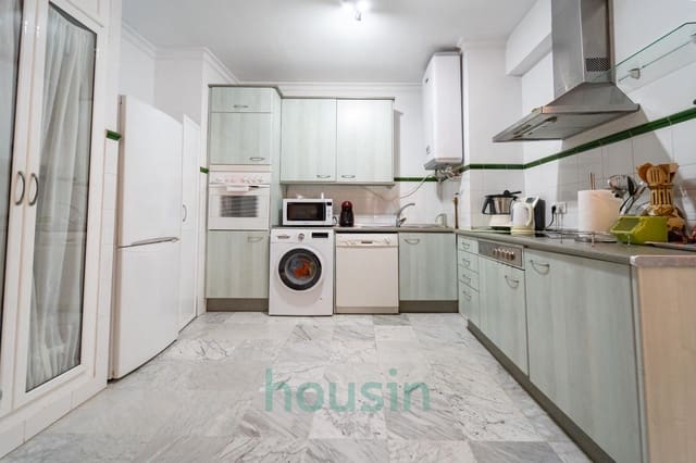 5 makuuhuone Huoneisto myytävänä paikassa Sevilla kaupunki - 575 000 € (Ref: 8770860)