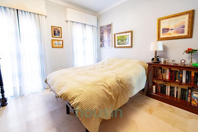 5 makuuhuone Huoneisto myytävänä paikassa Sevilla kaupunki - 575 000 € (Ref: 8770860)