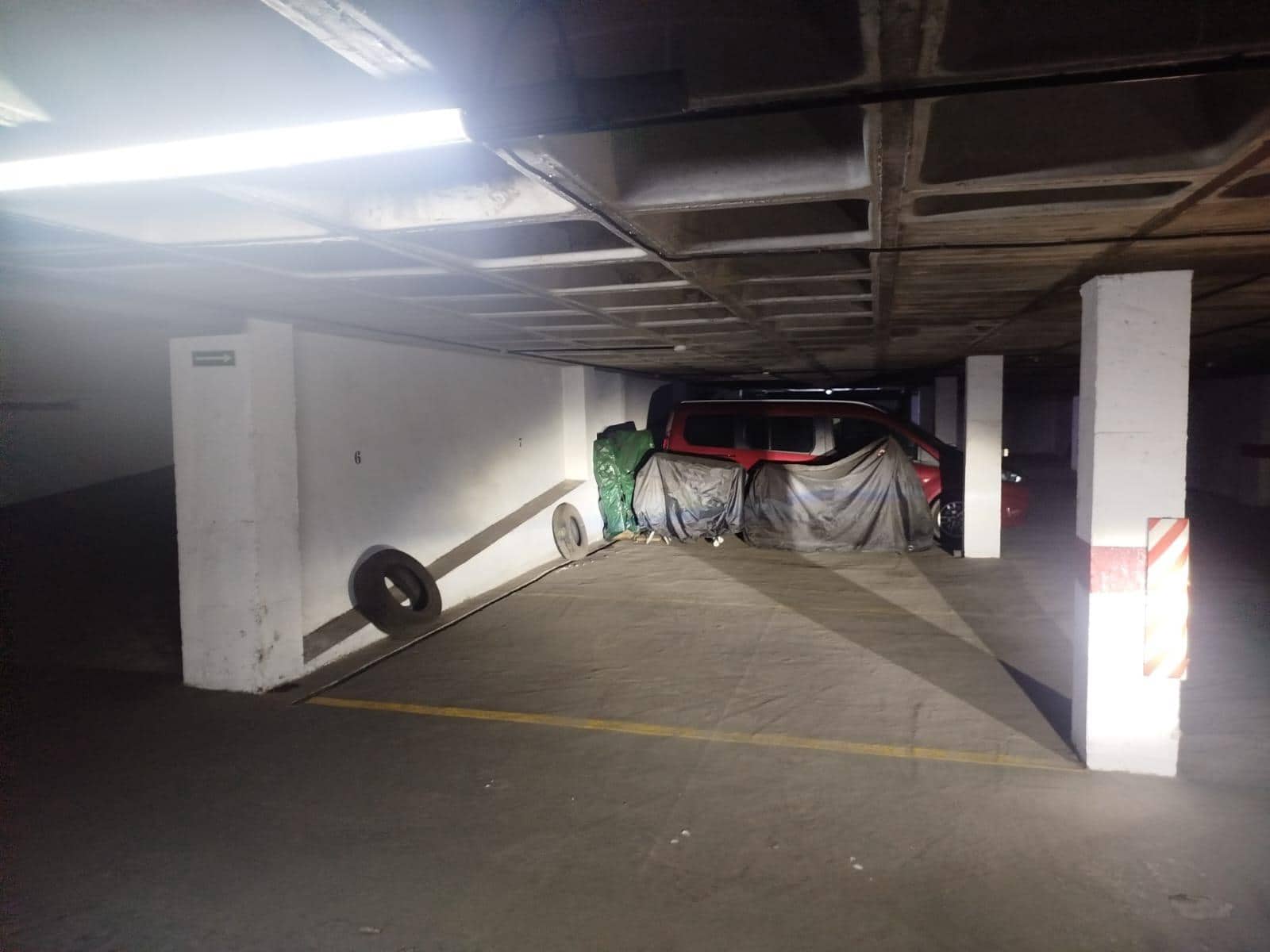 Garaż na sprzedaż w Miasto Sewilla - 25 000 € (Ref: 8857495)