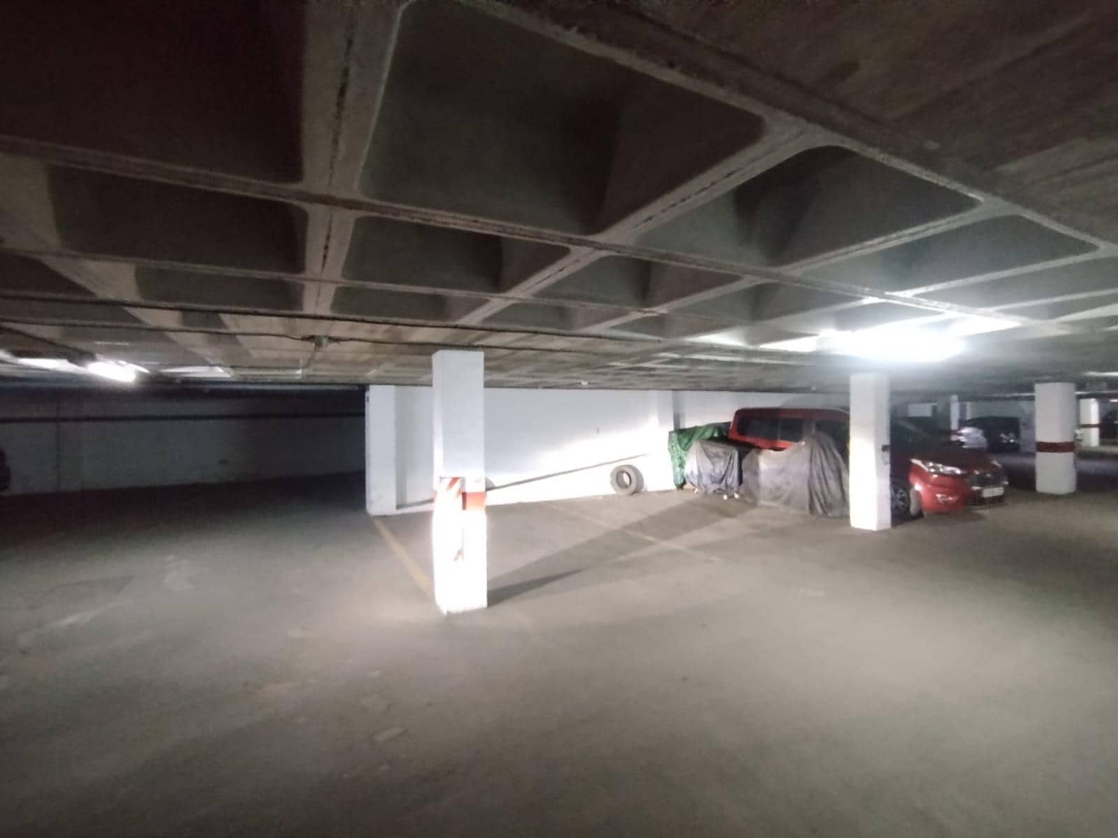 Garaż na sprzedaż w Miasto Sewilla - 25 000 € (Ref: 8857495)