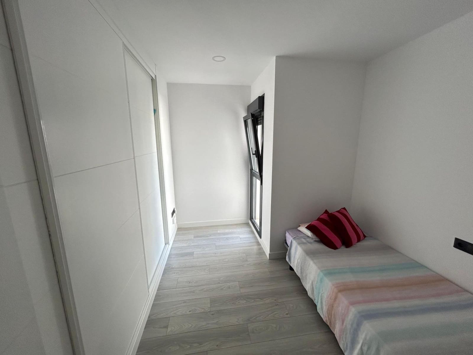 3 soveværelse Lejlighed til salg i Sevilla by med swimmingpool garage - € 504.000 (Ref: 9023200)