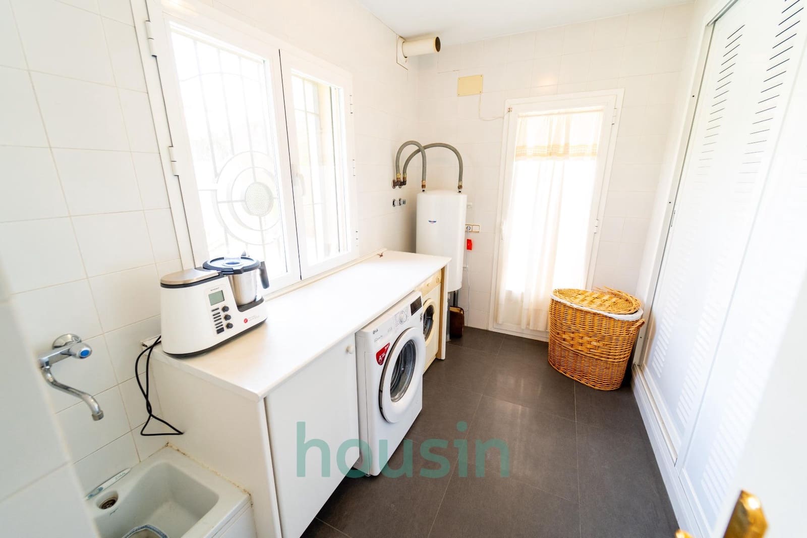 6 soverom Villa til salgs i Bormujos med svømmebasseng garasje - € 1 500 000 (Ref: 9073351)