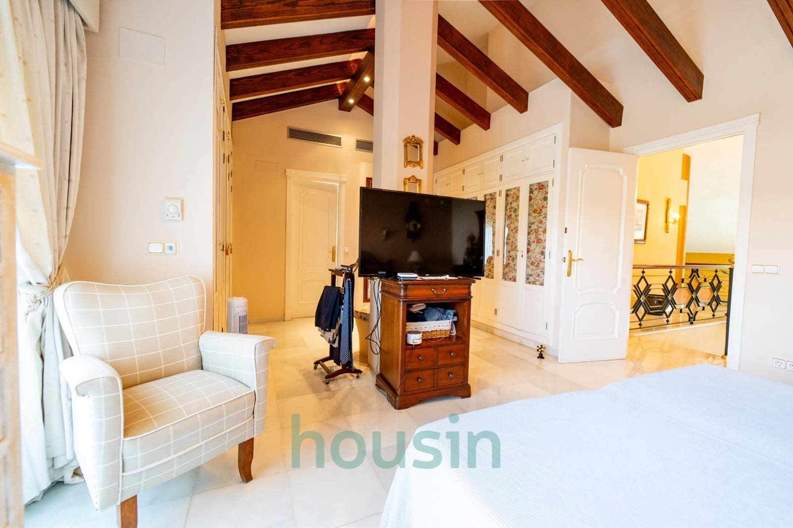 6 bedroom Villa for sale in Bormujos with pool garage - € 1,290,000 (Ref: 9073351)