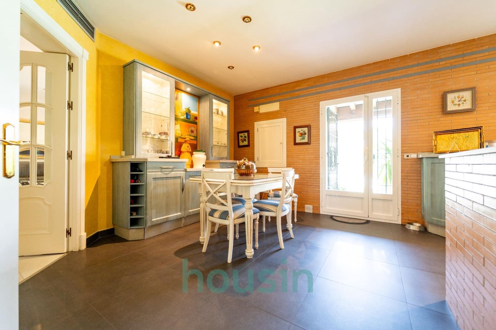 6 bedroom Villa for sale in Bormujos with pool garage - € 1,290,000 (Ref: 9073351)