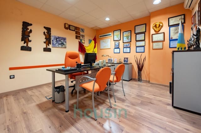 5 bedroom Business for sale in Camas - € 480,000 (Ref: 9118699)