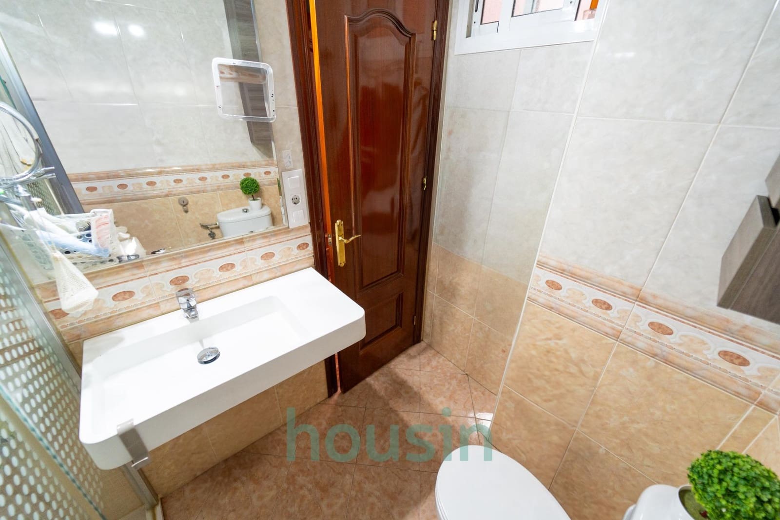 1 slaapkamer Commercieel te koop in Sevilla stad - € 595.000 (Ref: 9141590)