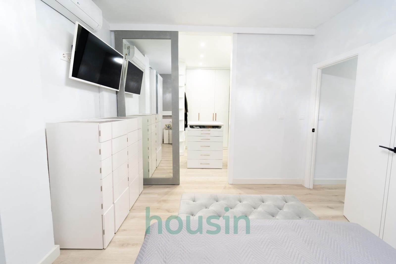 4 quarto Moradia para venda em Montequinto com piscina garagem - 629 000 € (Ref: 9202421)